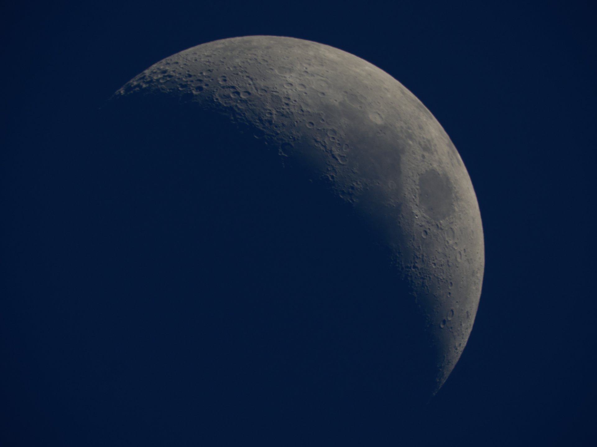 Mond_EDH800.jpg