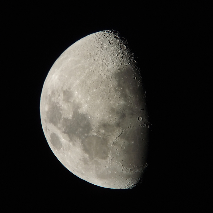 moon.jpg