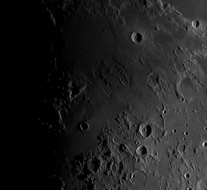 Moon-V_041119_200401c.jpg