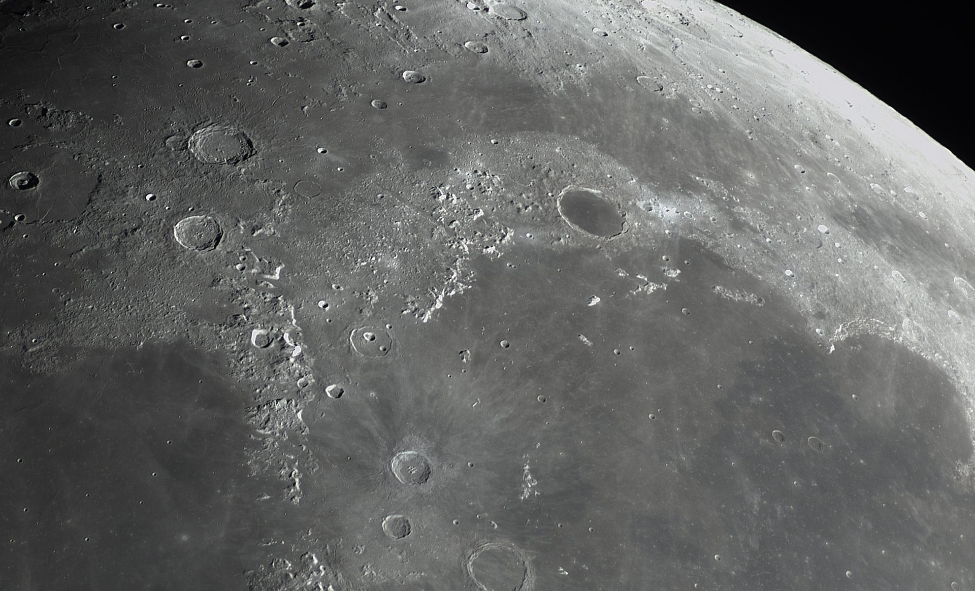 Moon040923new3.jpg