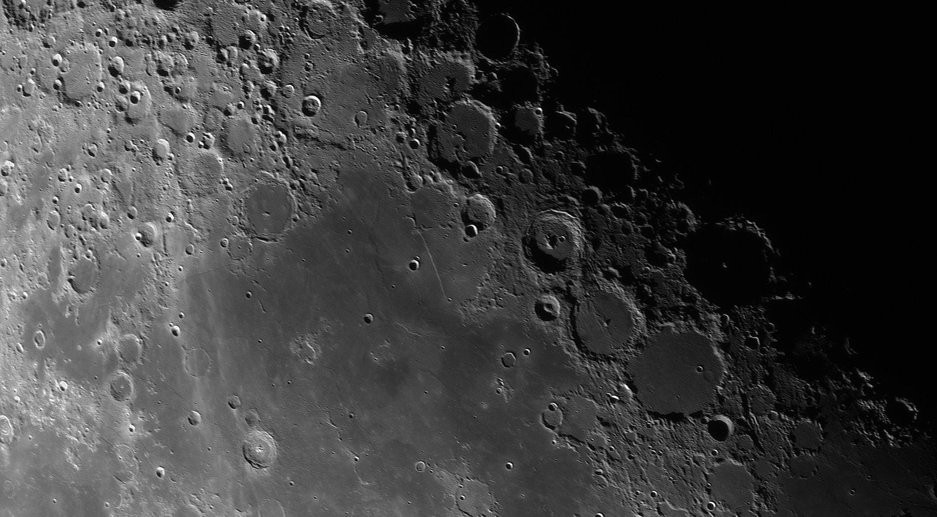 moon070923new1.jpg