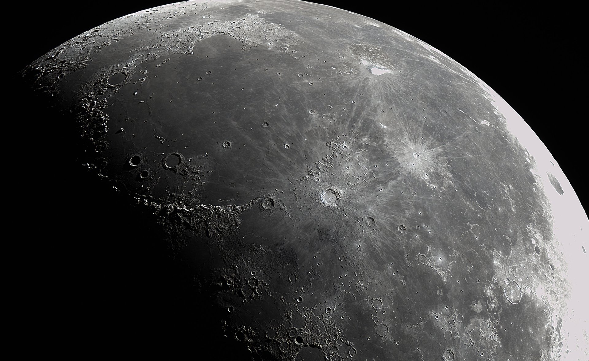 moon070923new2.jpg