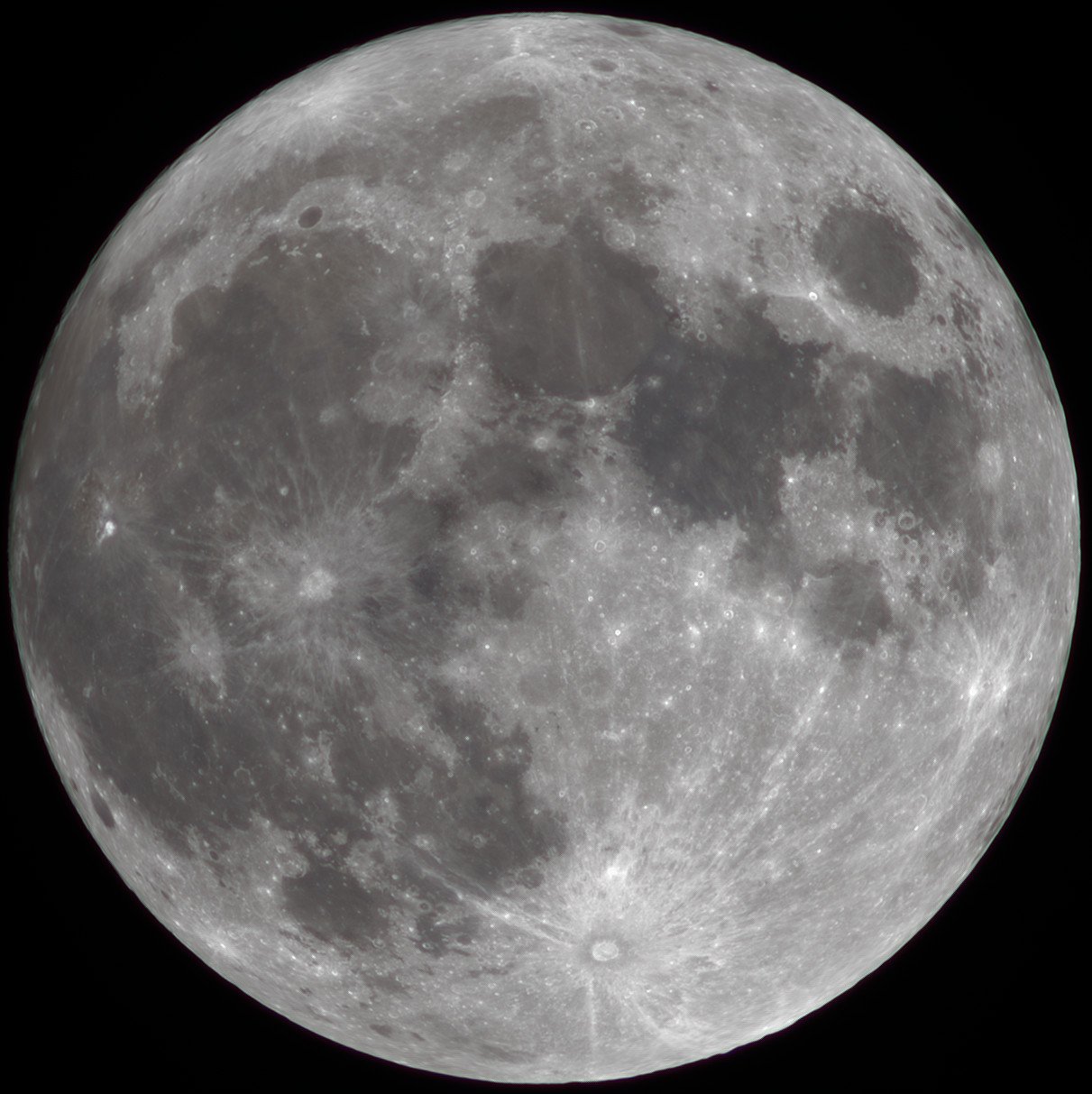Moon_010426_232136_L_Exposure=6.2ms_Gain=140_lapl5_ap922_stitch_6g1.jpg