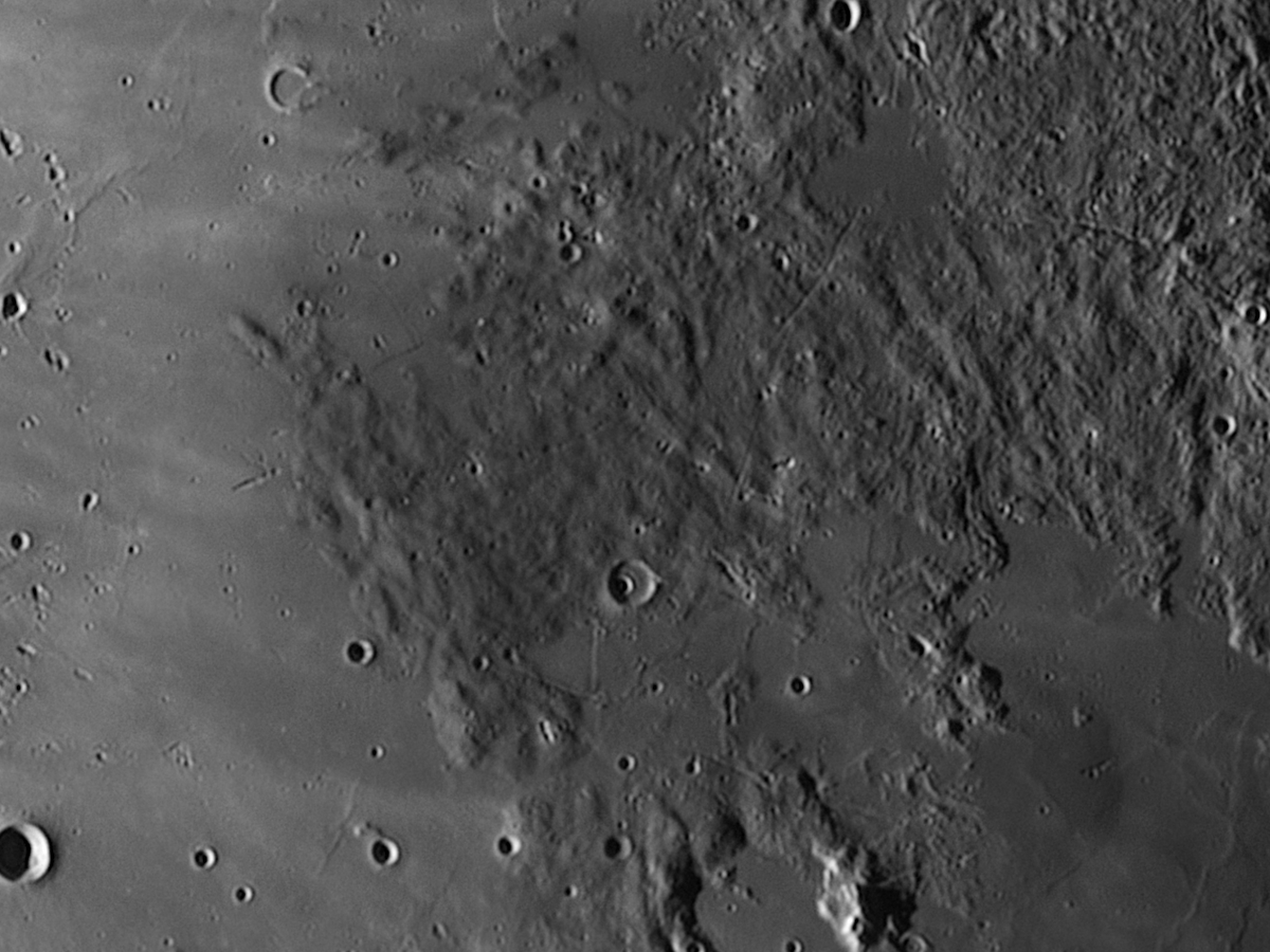 Moon_055726_Tile-004_pss_f450_ap339_20211031095816.jpg