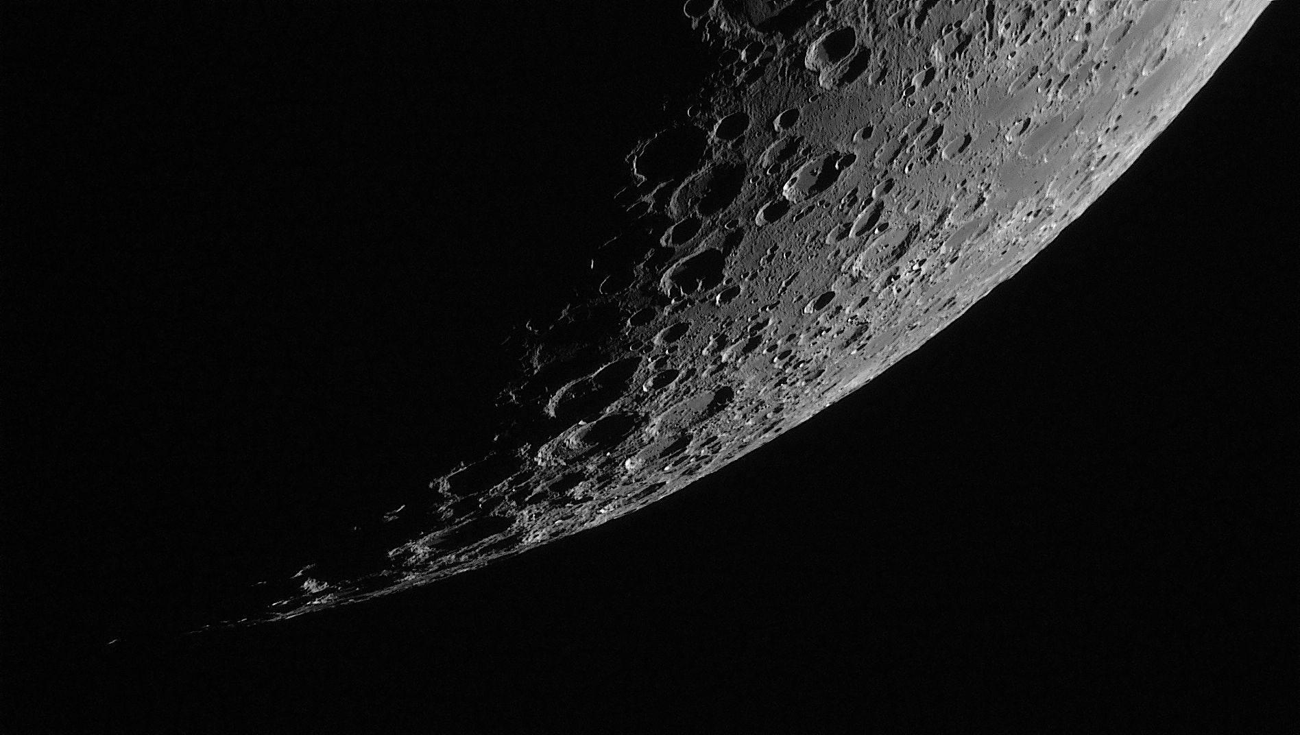 Moon_120524_204940_lapl5_ap1739_4testgs.jpg