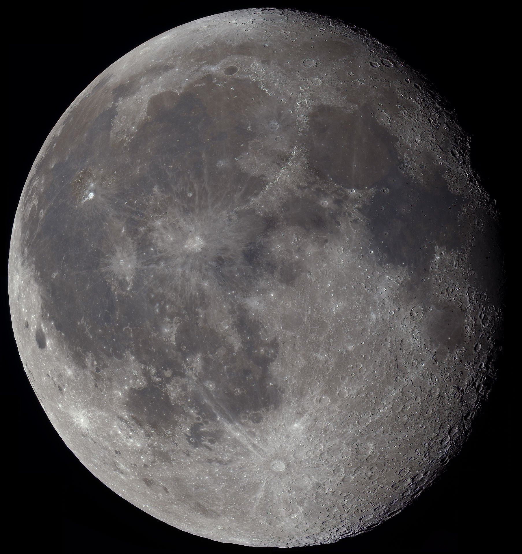 Moon_120825_013101_RGB_1920c.jpg