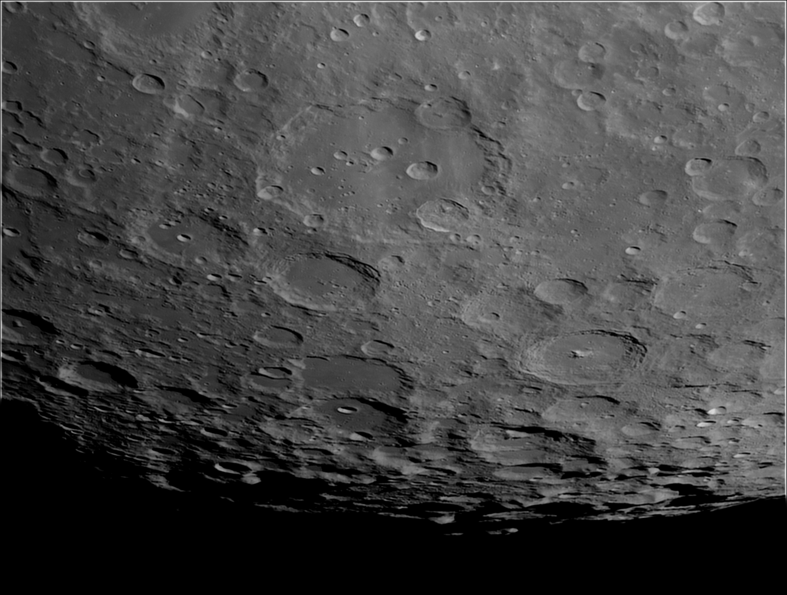 Moon_205810_130222_lapl4_ap2098_10_3_5_gaus_ASI.png
