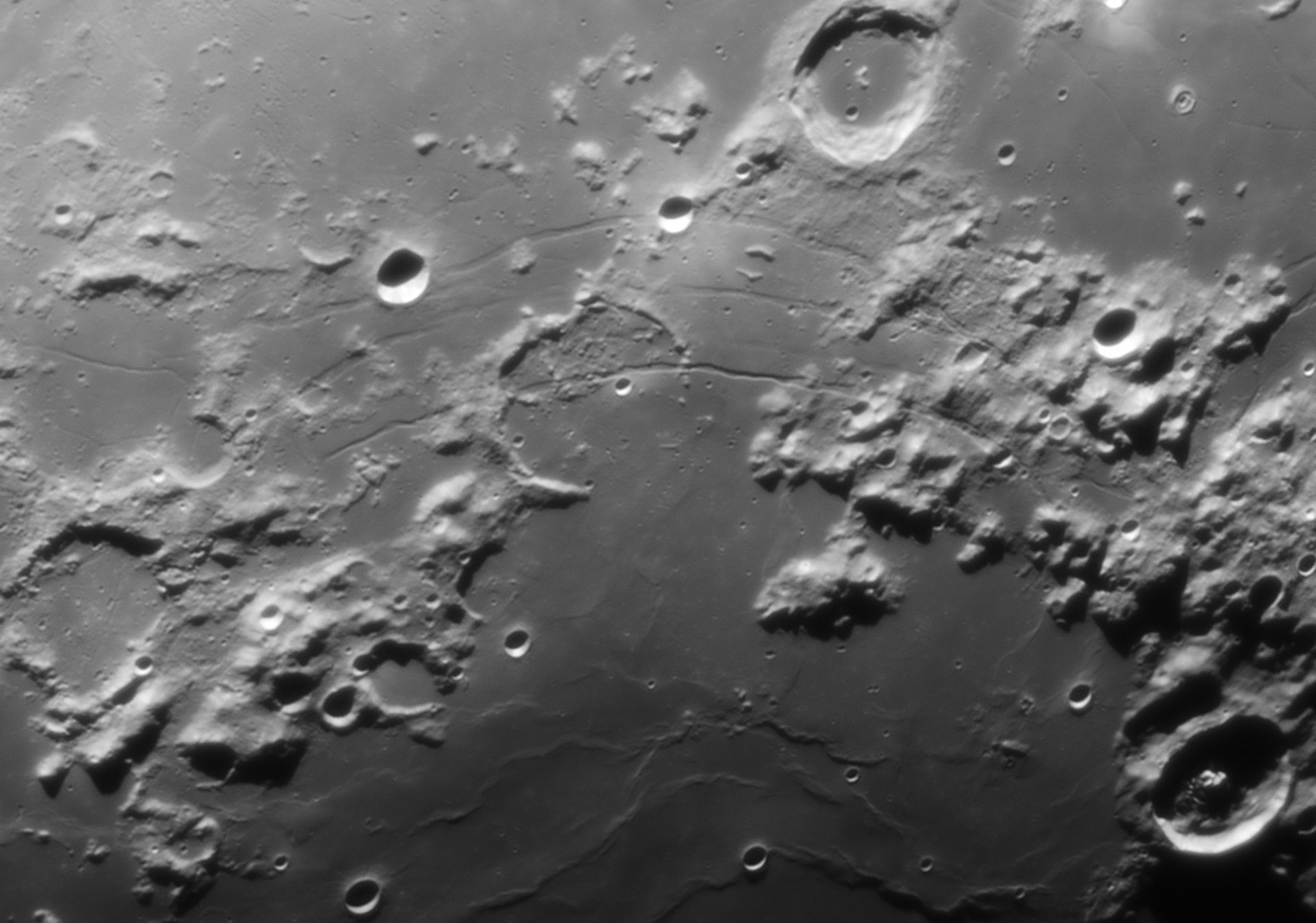 Moon_210100_742_lapl5_ap187_Drizzle15_6_Sternfreunde.jpg