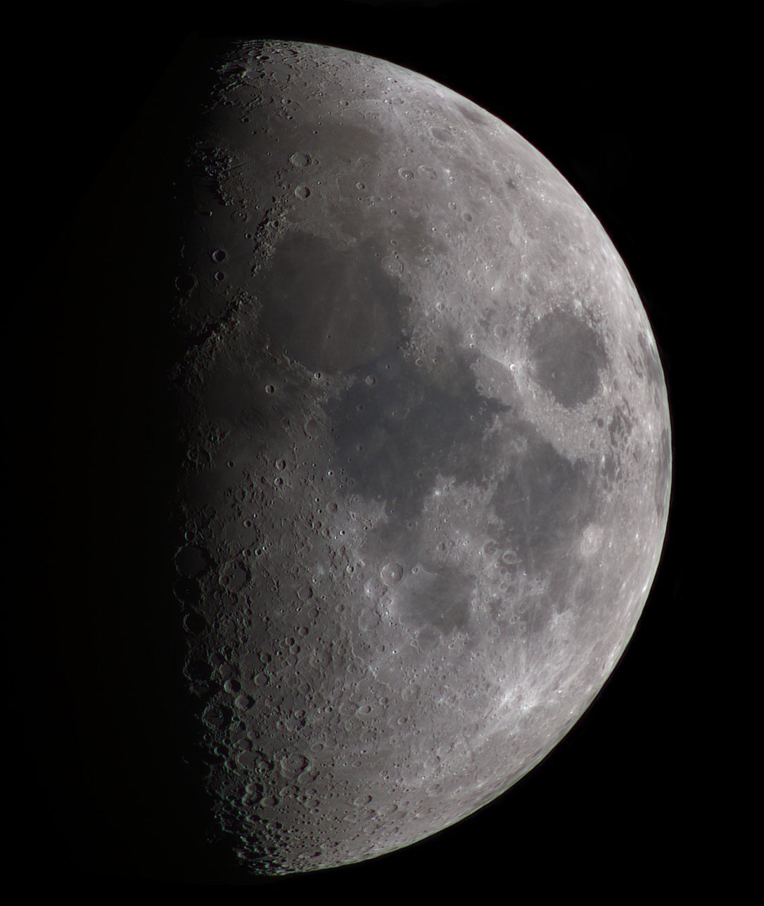 Moon_220626_221525_RGB_400mmc.jpg