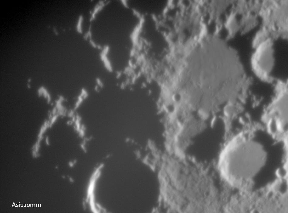 Moon_250623_210300reflexe.gif