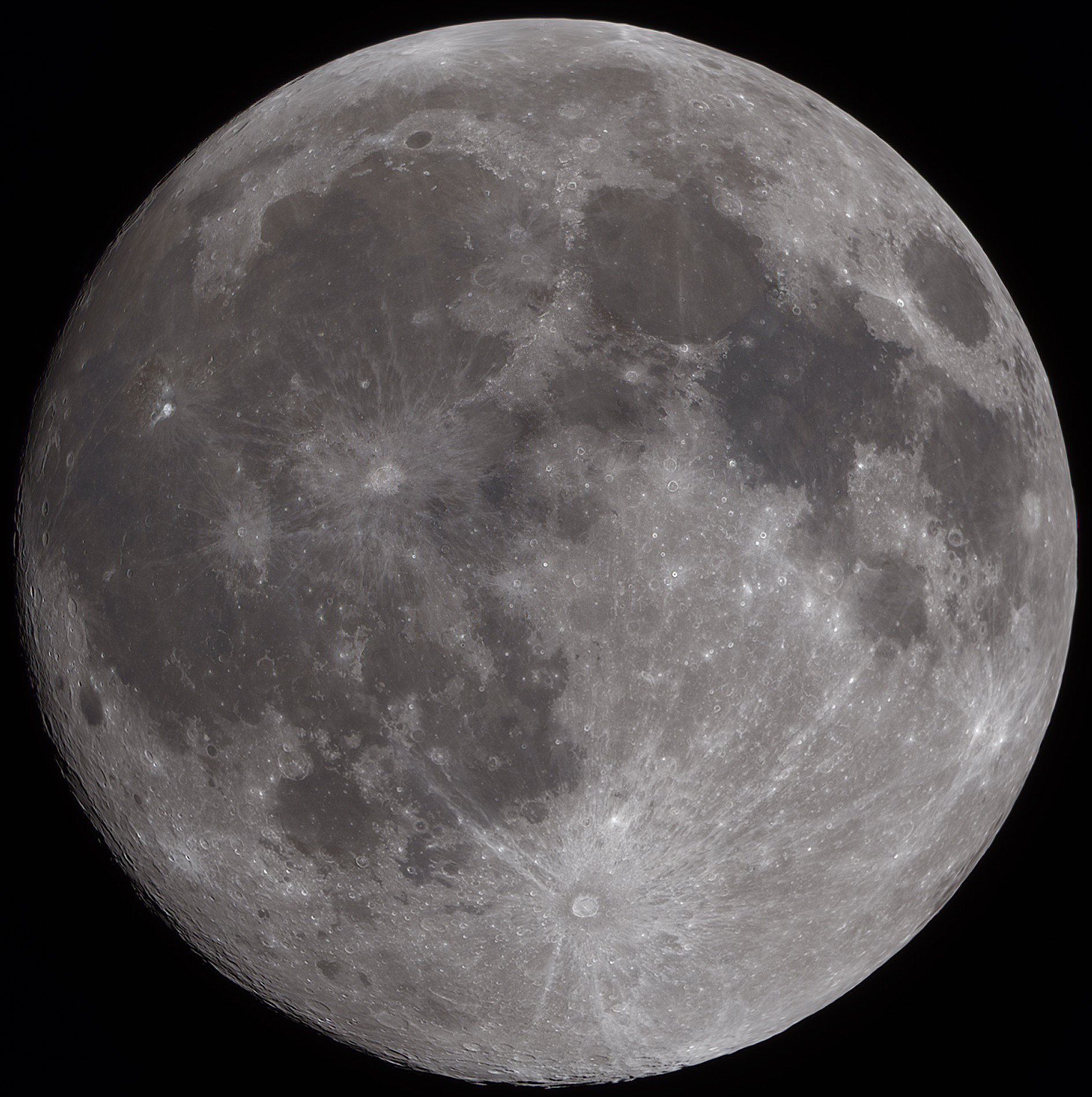 Moon_250926_231510_RGBp130c.jpg