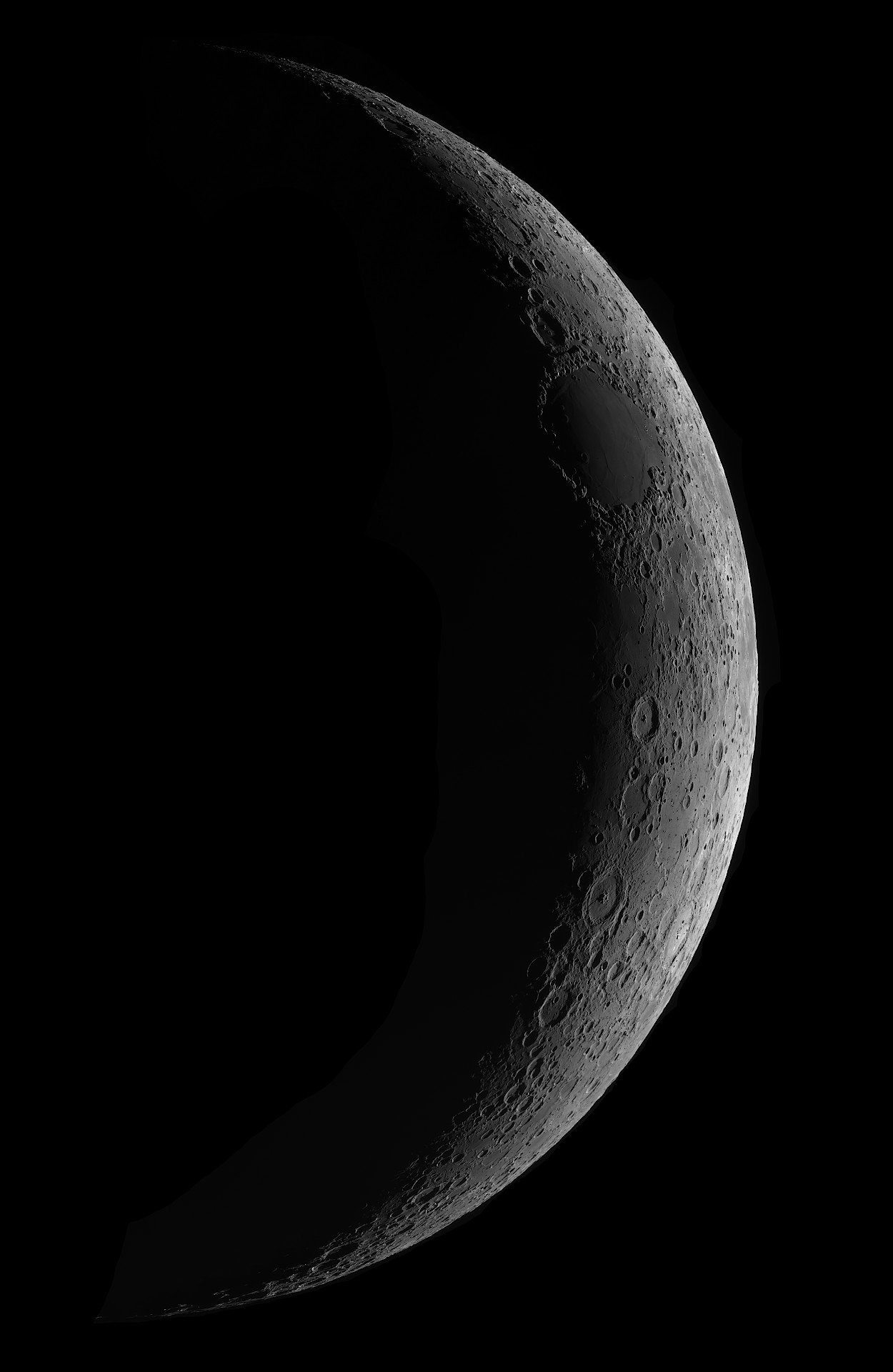 Moon_300425_205400-1920c.jpg