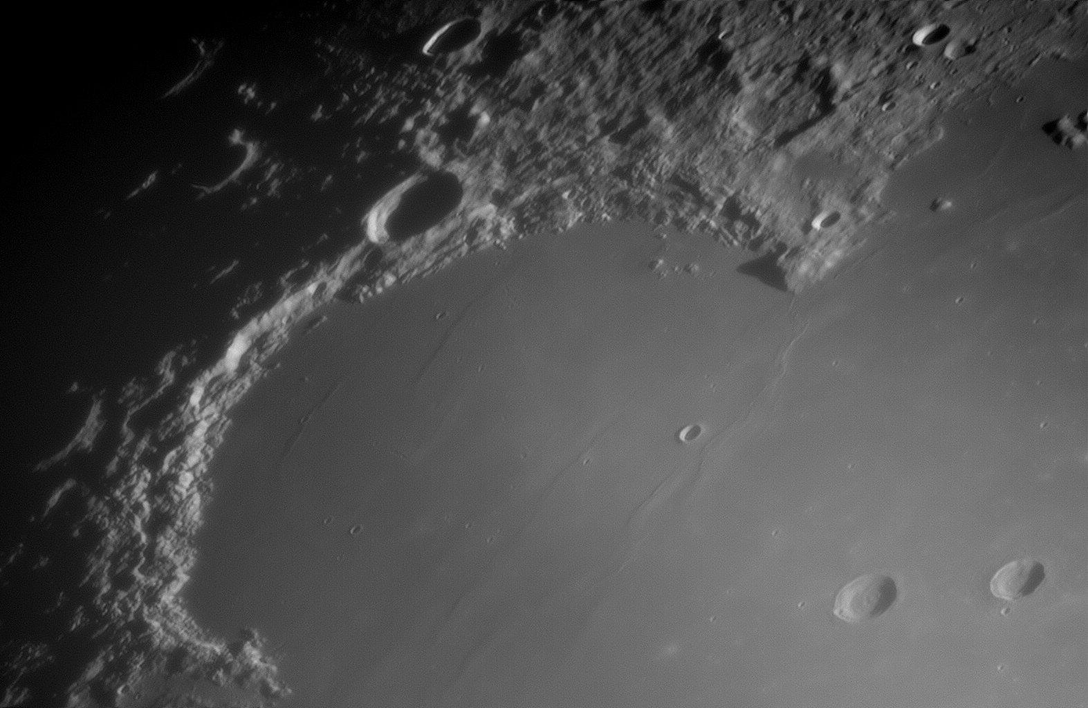 Moon_301225_174246_R_Exposure=5.0ms_Gain=92_lapl5_ap791_4cut.jpg