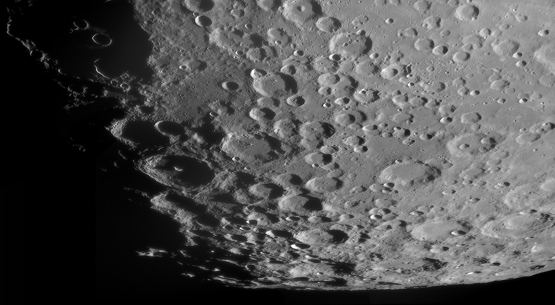 Moretus_250226_190156_R_mosaikc1920.jpg