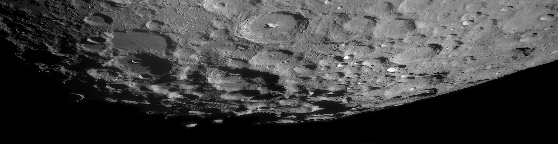 Moretus_301225_182724_R_mosaikc1920.jpg