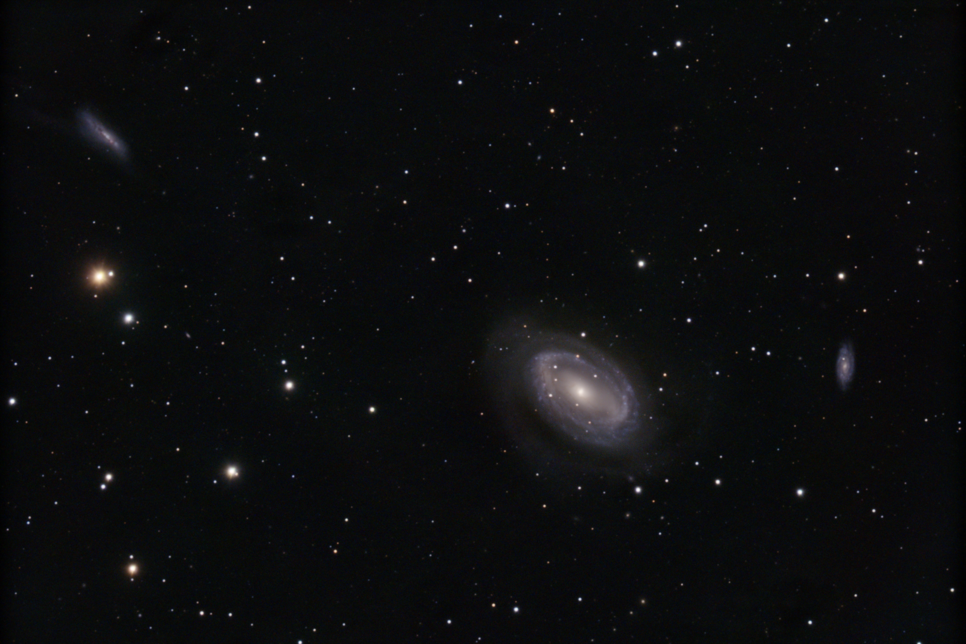 NGC 4725 - Glx in Haar der Berenike - 54 Mio Lj -  7h  1450mm.png