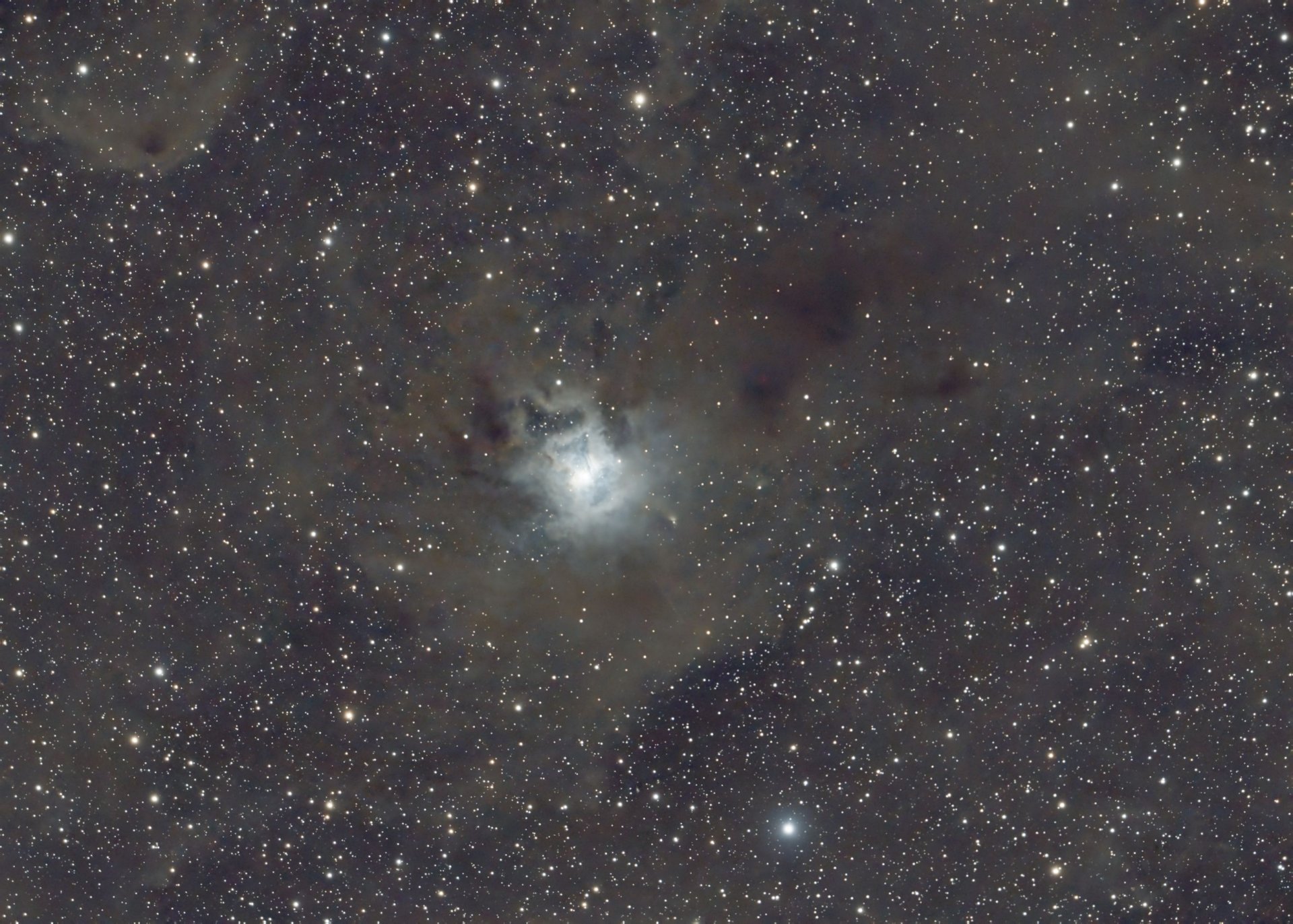 NGC7023_Stack_300frames_1800s_Fits Scrubber.jpg