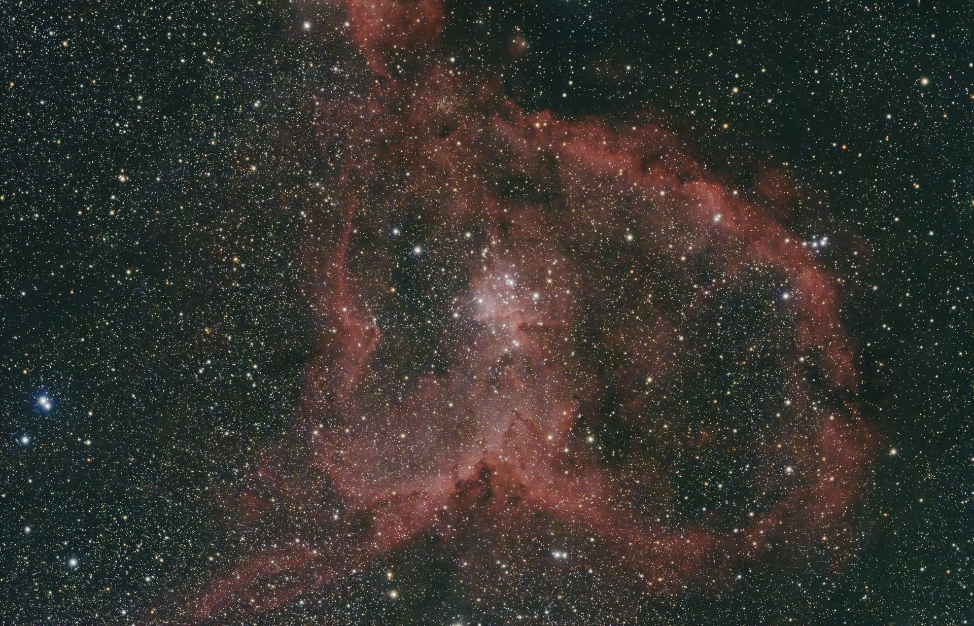 NGC896_Stack_16bits_300frames_1800s_pixinsight.jpg