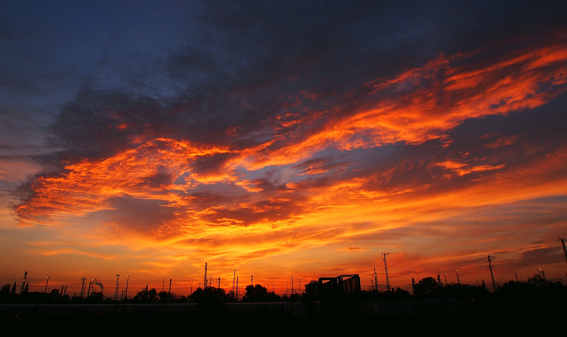 P6220578_fire_in_the_sky_whf_bahn_su.jpg