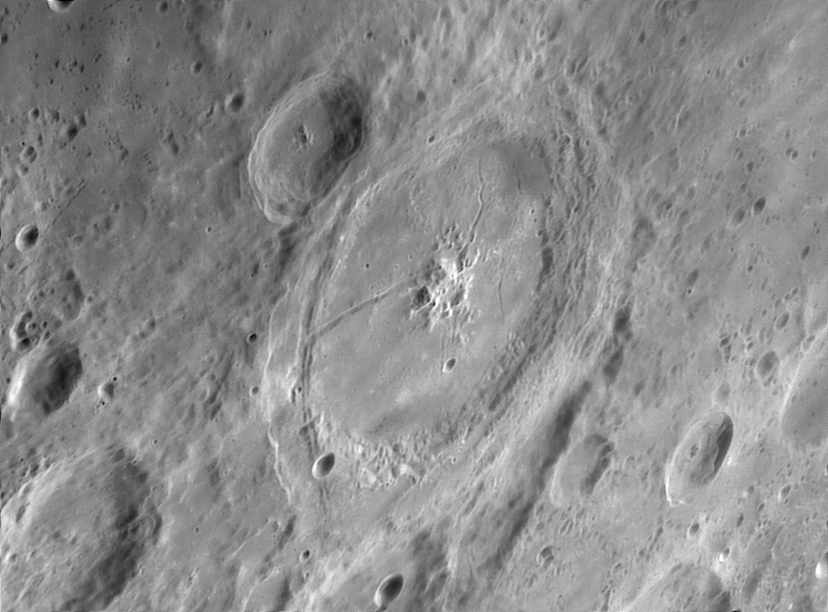petavius_030425_201300c.jpg