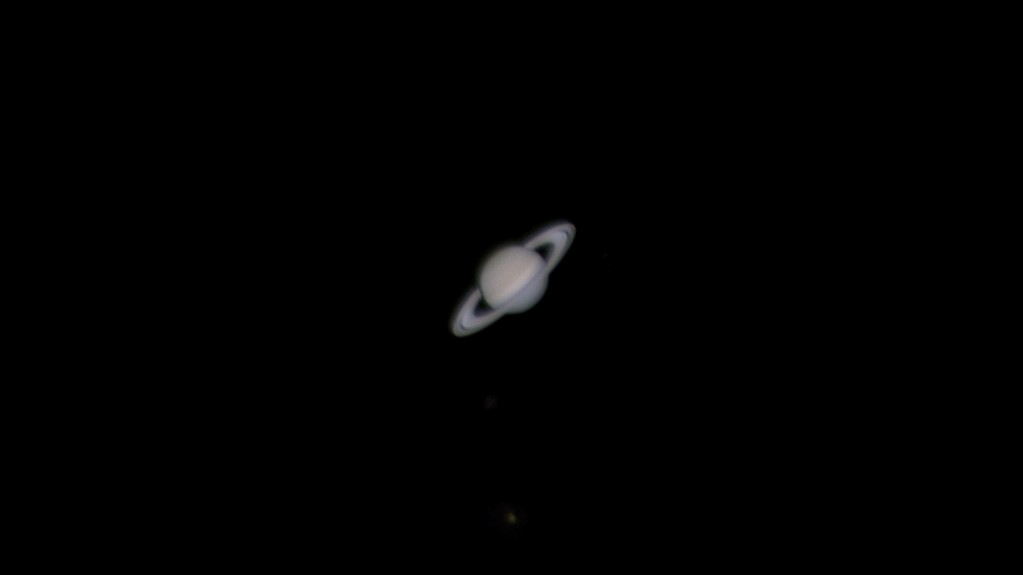 Saturn mit Titan und Rhea 28.08.jpg