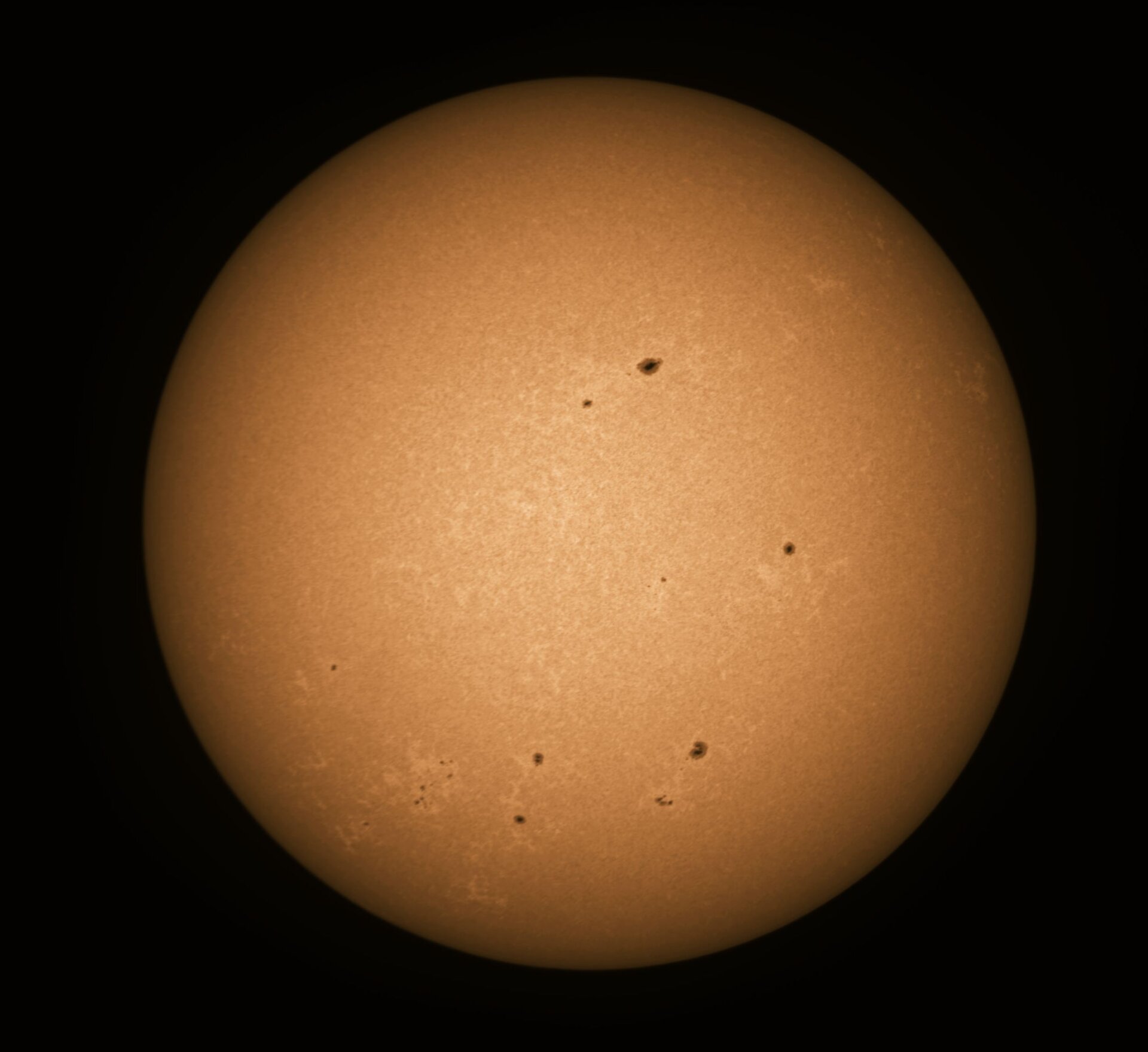 Sonne mit FC-60 und Kalzium-Filter - nur Tonkurven-setting.jpg