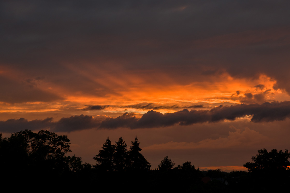 Strahlender Abendhimmel 02.JPG