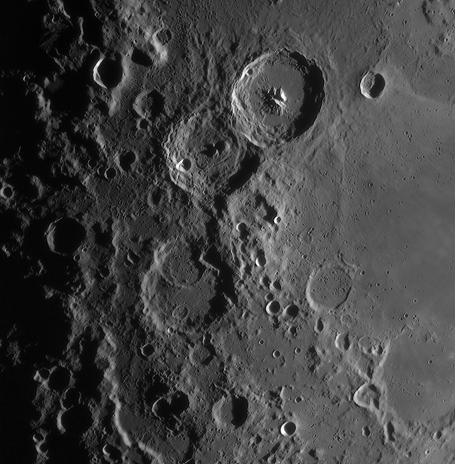 theophilus_220526_195624_Rmosaikc.jpg