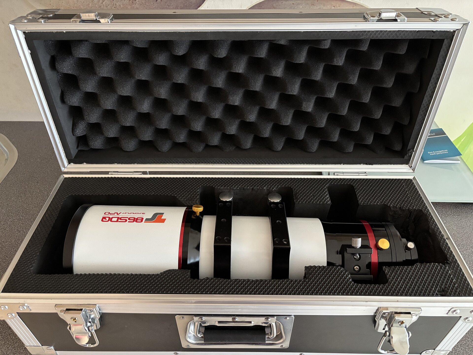 TS-Optics 86SDQ 86mm F5.4 Quadruplet 4-Element Flatfield APO Refraktor Astrofotografie 3.jpeg