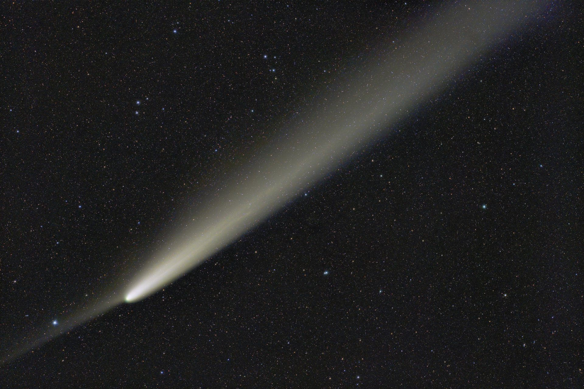 Tsuchinshan-Atlas_20241020_EosR8a_300mm.jpg