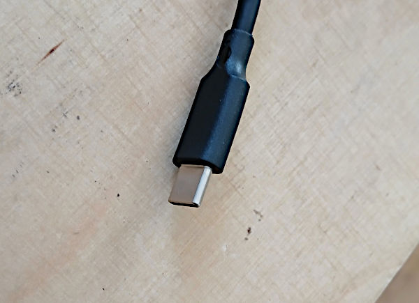 UDB-C Stecker defekt 20260312_100611.jpg