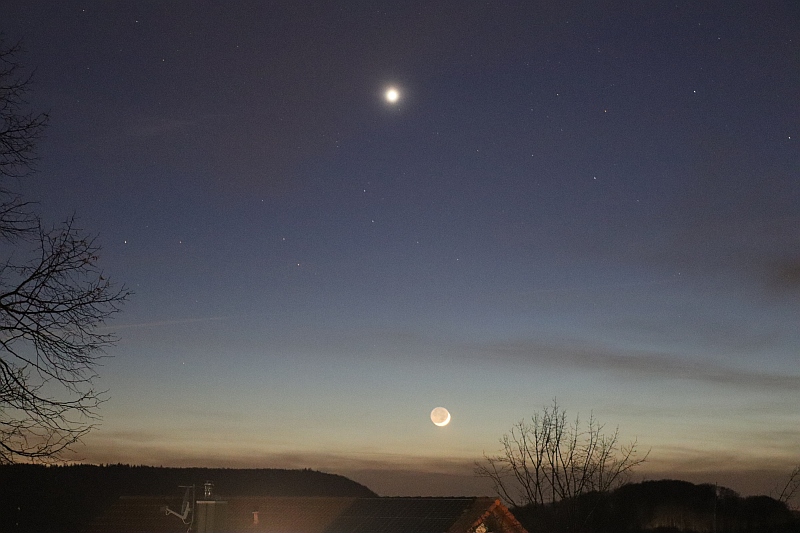 Venus-Mond-72820-Sonnenbuehl-Genkingen-21022023-1909MEZ-800.jpg