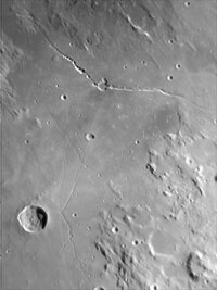 Mond_030409ba_Rima Hyginus.jpg