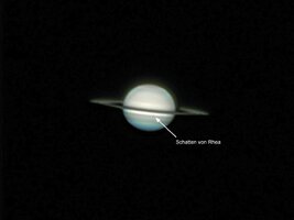 Saturn mit Schatten von Rhea.jpg