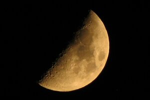 2009_10_25_2206_58_073917_pss3is_tce15ed_moon_crop0720_sh03_3.jpg
