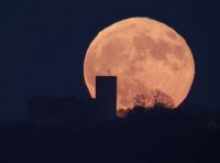 Vollmond_30Nov2020_Stauf_Wolfstein_16Uhr45_HP-10Px_Schärfung Nr3.jpg