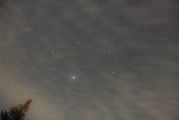 Löwe mit Jupiter in Altocumulus undulatus.jpg