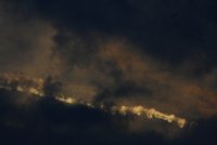 Wirbeltrail im Zenit um 18h,15.3.17 Kaltfront im Norden.jpg