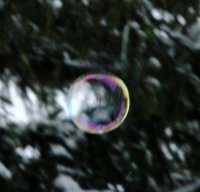 Seifenblase fliegend.JPG