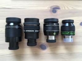 Vier 24 mm Okulare.jpg