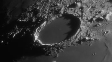 2022-05-09-1918_1-RAH-R-Moon_lapl5_ap1694_reg_opt.jpg