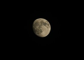 2022_05_13-UT-20_51-Mond_2.jpg