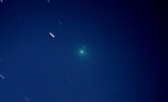 Komet_McNaught_R1_22_5_2010_kleiner.jpg