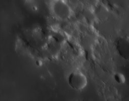 Mons Viturius_apollo17 Lnadingsite_Vitruvius Krater unten_Littrow oben.jpg