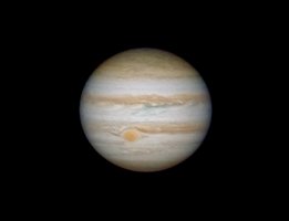 Jupiter mit großem roten fleck.jpg