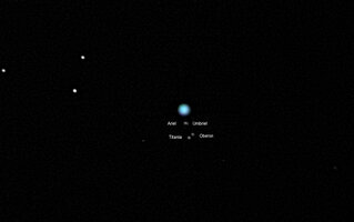 Uranus und Monde Ausschnitt groß 3.jpg
