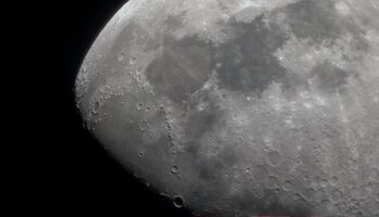 Mond-2-8-3_ZWO ASI585MC_Gain=77_Exposure=37.7ms_Gamma=50(off)_AS_25.jpg