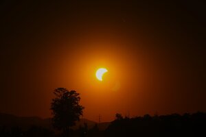 Eclipse-2-120826.jpg