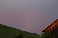 Roter Regenbogen...nach dem Schauer.JPG