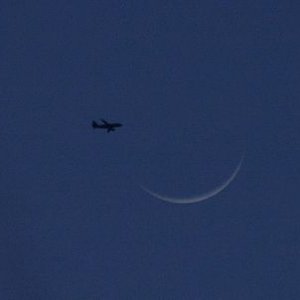 24 Stunden-Mond mit Flugzeug